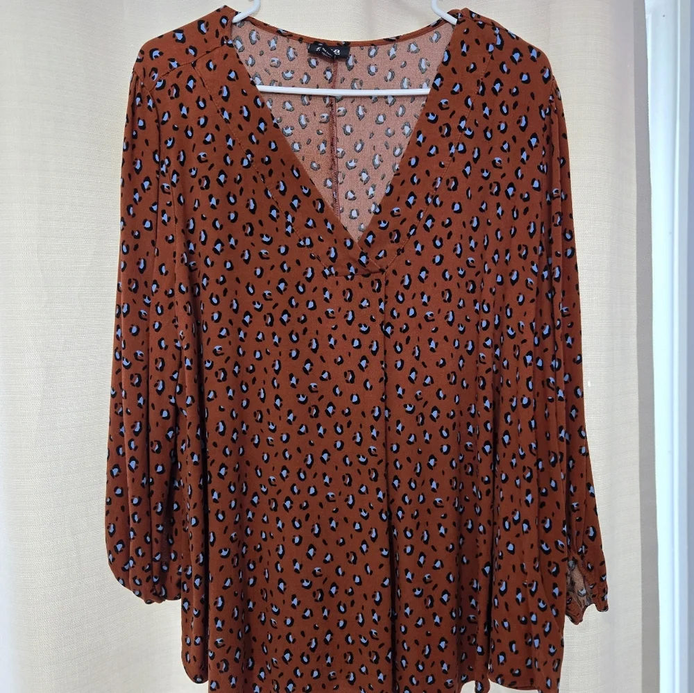 Women's A New Approach Pull over Leopard Print Blouse XL Elastic Cuff - Picture 1 of 10